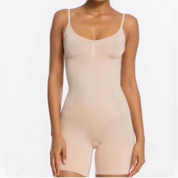 SPANX Plus Size On‎ Core Mid-Thigh Bodysuit - Nude Size 1x Staple Lightweight - Picture 1 of 11